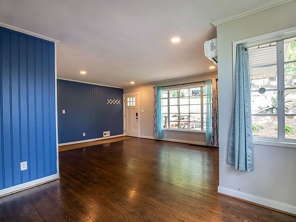 5th image of 600 22nd Ave S