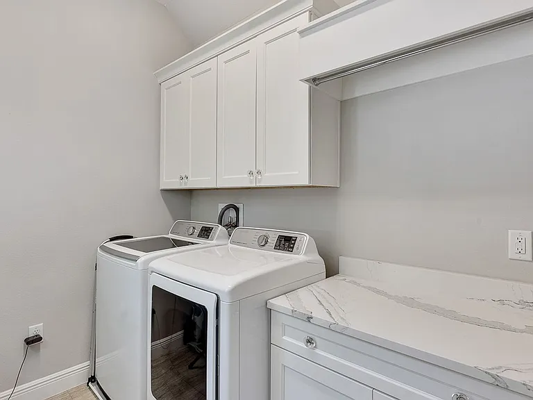 3215 W De Leon St #5 — Photo 32