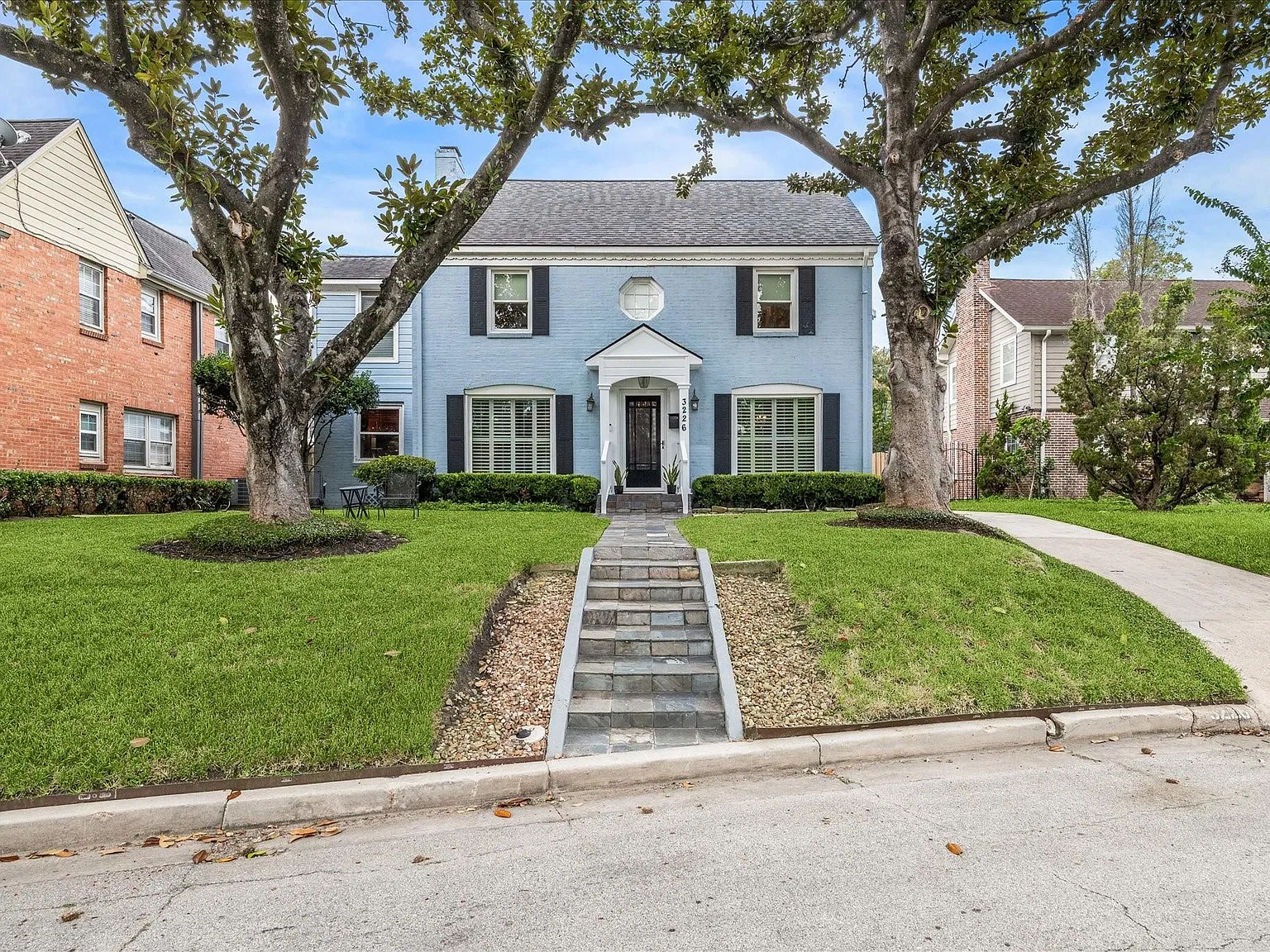 3 bed, 2.5 bath, 2203 sqft, $3,500 — Photo 3