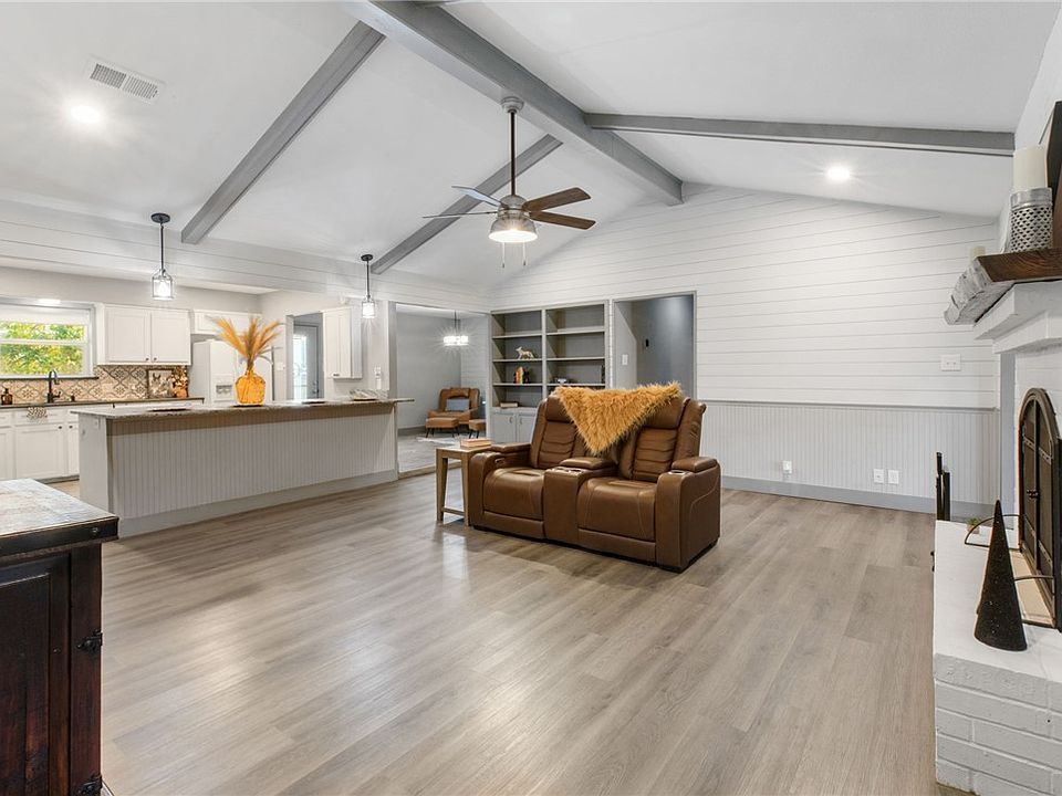 1st image of 117 Golfview Dr
