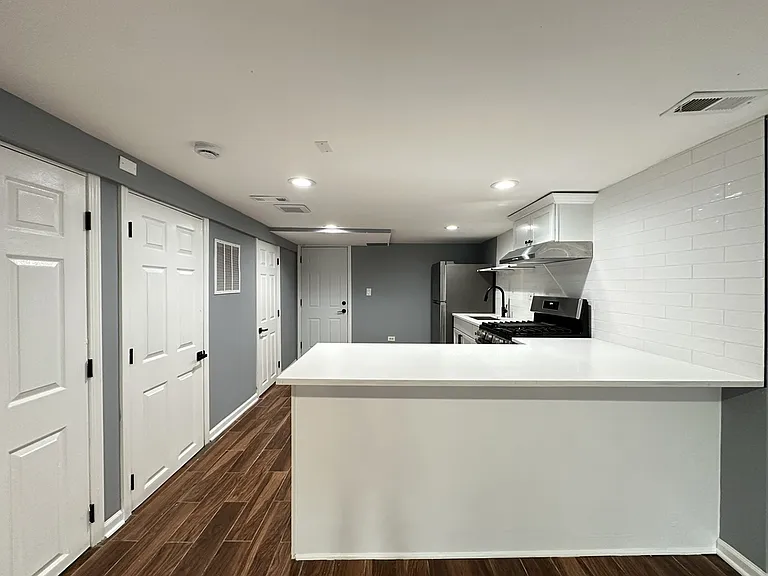 2317 N Keeler Ave #6H — Photo 3