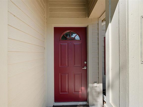 3rd image of 7698 Plantation Cir