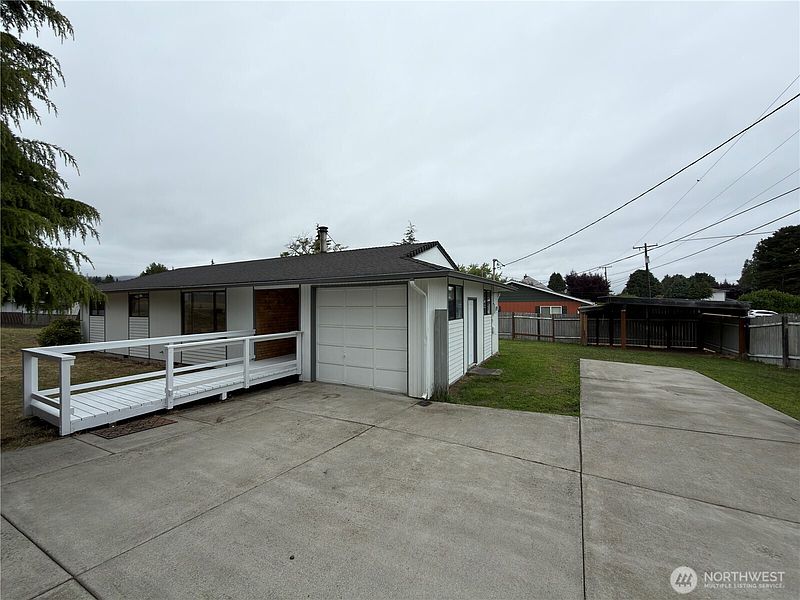 3rd image of 826 N Beech Street