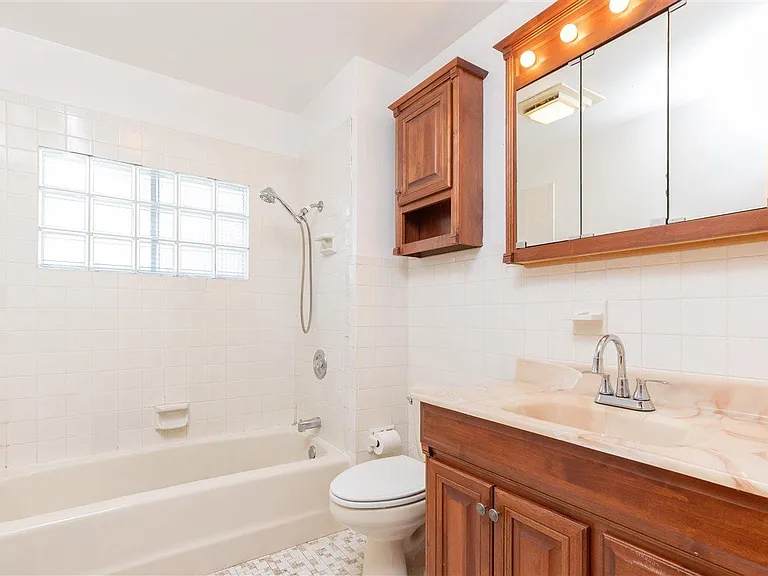 4110 Rownd St — Photo 12