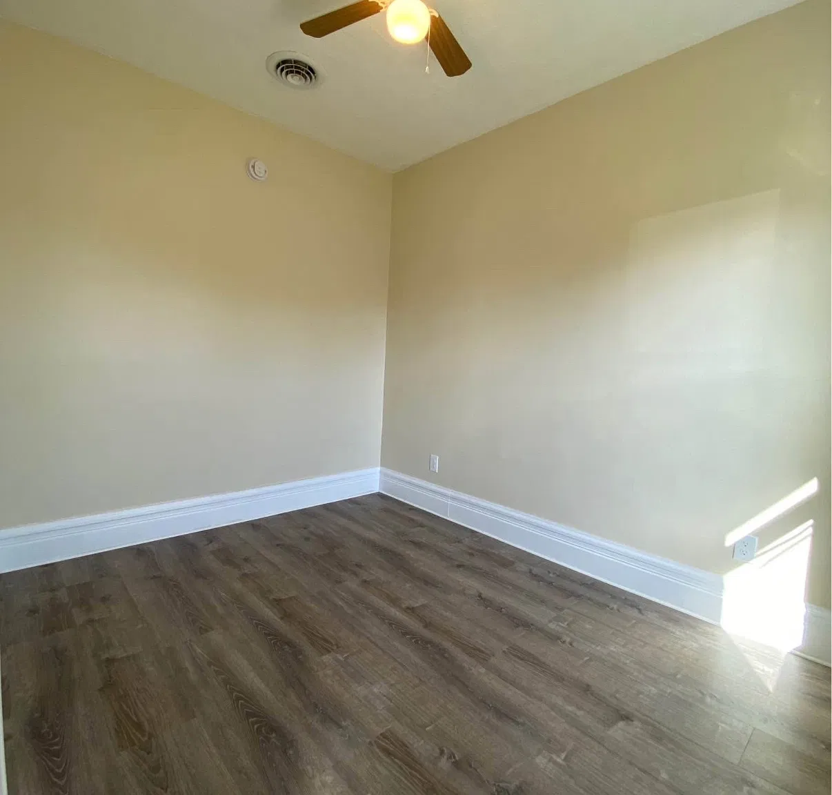 1 bed, $1,000 — Photo 2