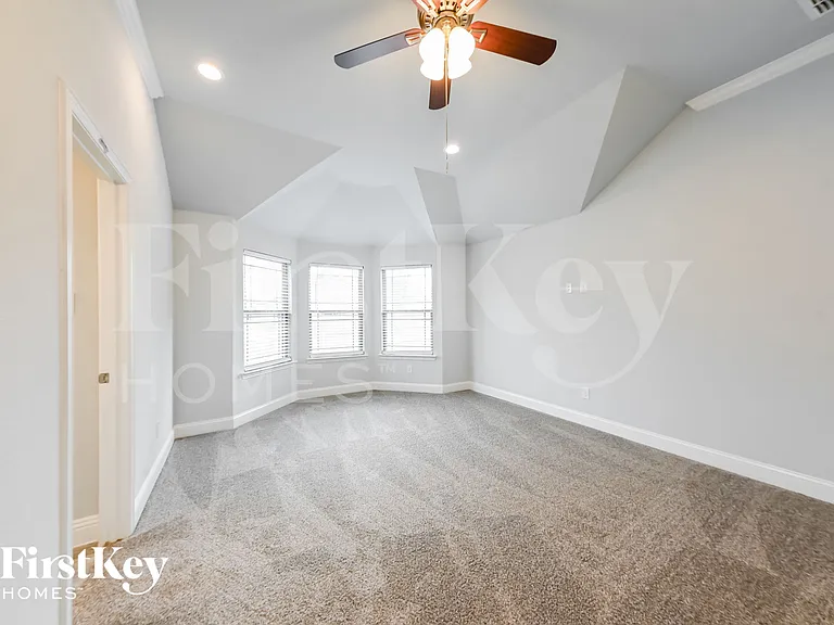 6014 Kemrock Dr — Photo 8