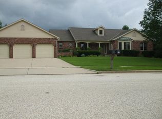 3203 Leafy Ln, Bloomington, IL
