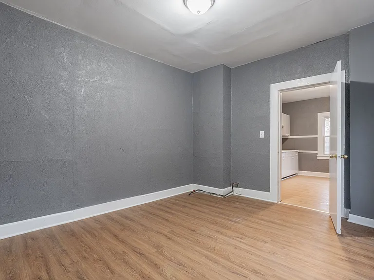 5814 Prosser Ave — Photo 2
