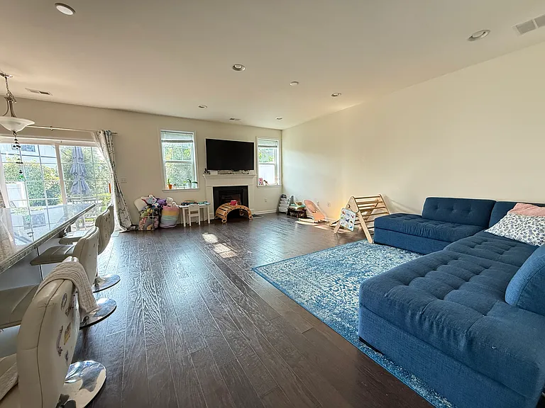 107 Savoth Ln — Photo 6