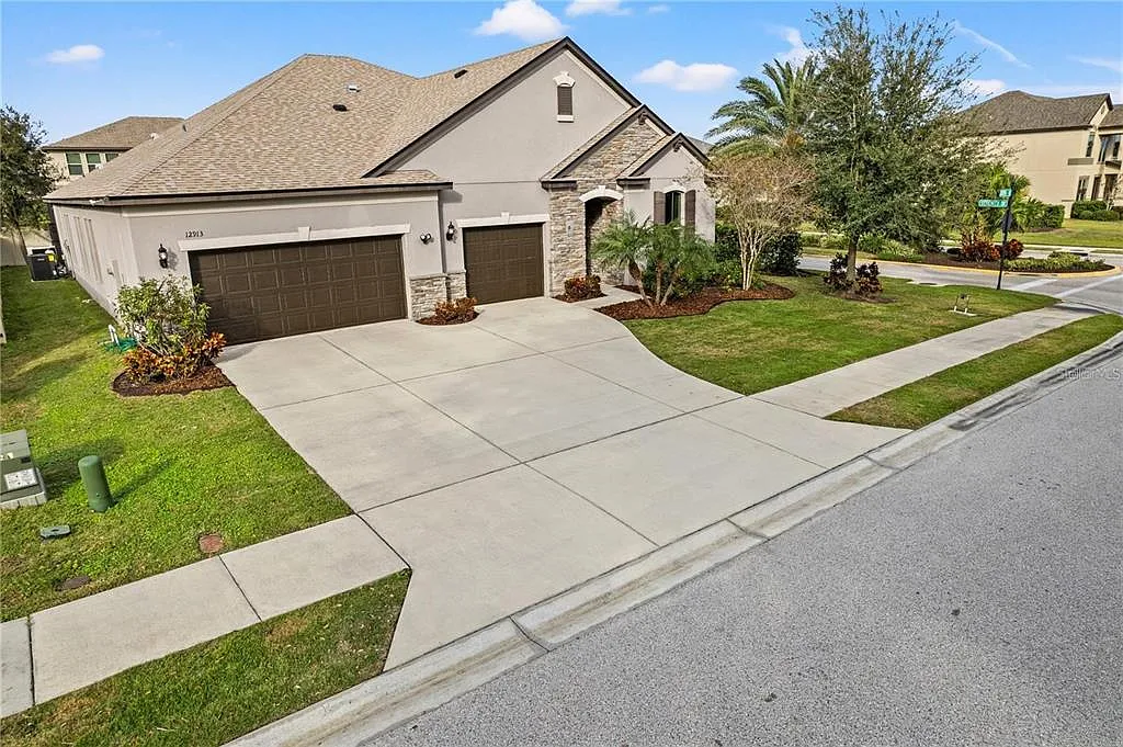 4 bed, 4.0 bath, 3290 sqft, $4,800 — Photo 1