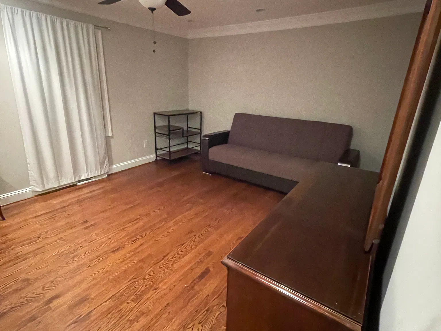 4 bed, 4500 sqft, $800 — Photo 2