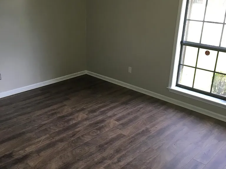 105 Harvest Dr — Photo 3