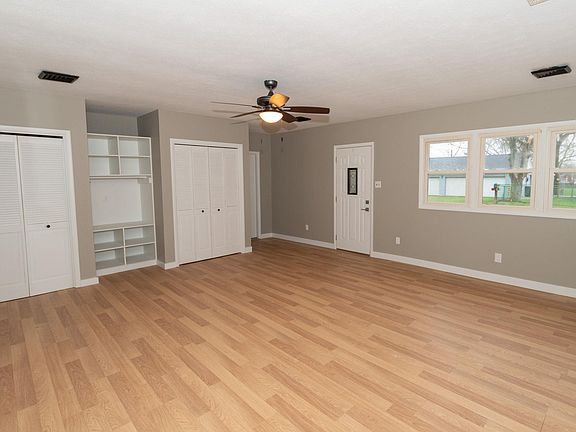 5th image of 55301 Fairview Ave