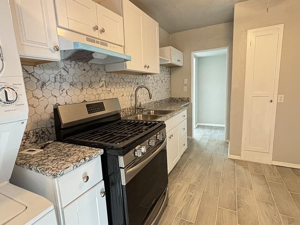 1st image of 821 Olson St #B