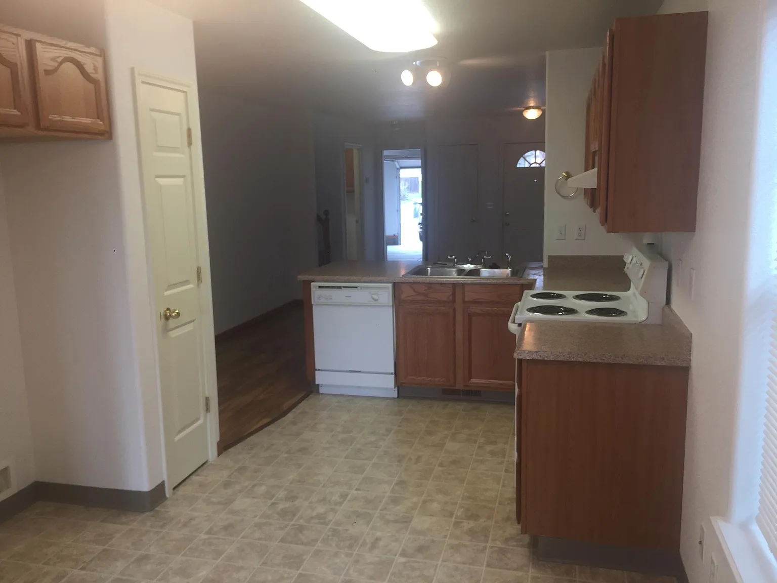 034 ID #, 1292 Clearsprings Drive - 1 — Photo 3