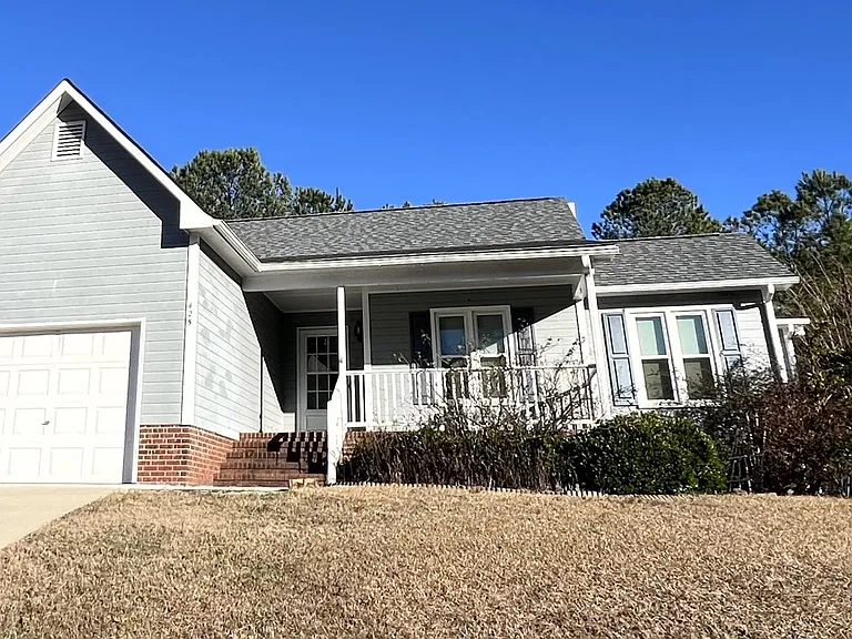 425 Abbottswood Dr — Photo 1