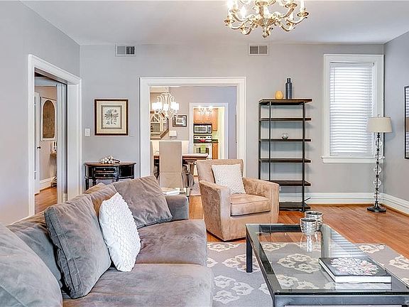 4th image of 3029 Monument Ave #U4