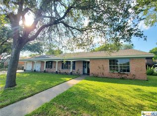 2108 E Loma Vista Ave, Victoria, TX 77901