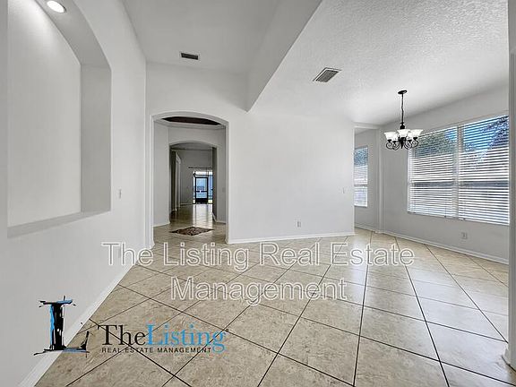5th image of 8814 Sandy Plains Dr
