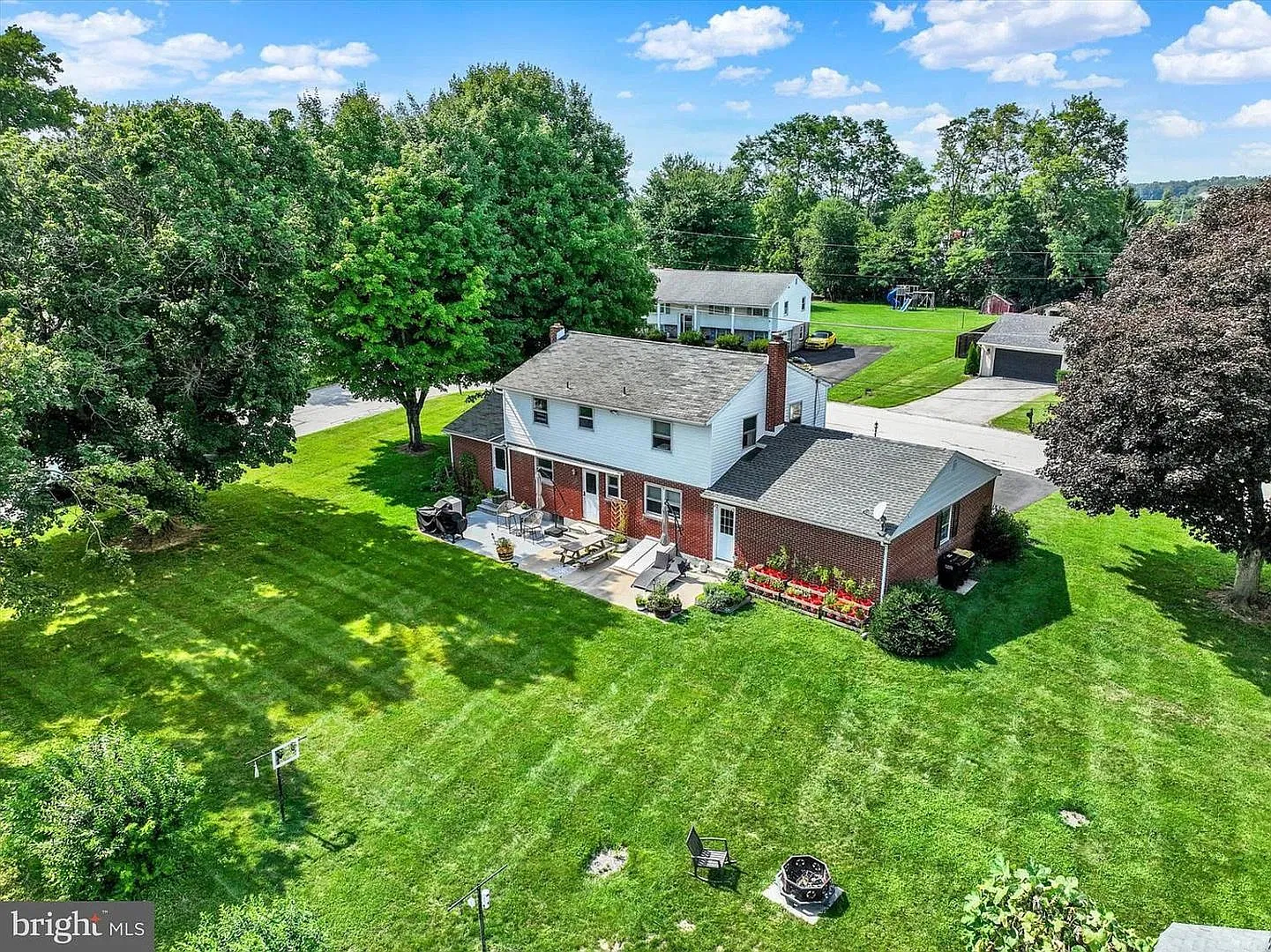 Spacious 4BR House in Shrewsbury — Photo 3