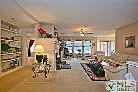 4th image of 312 Ellicott Dr