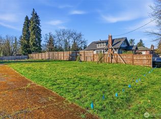 324 E 40th St, Tacoma, WA