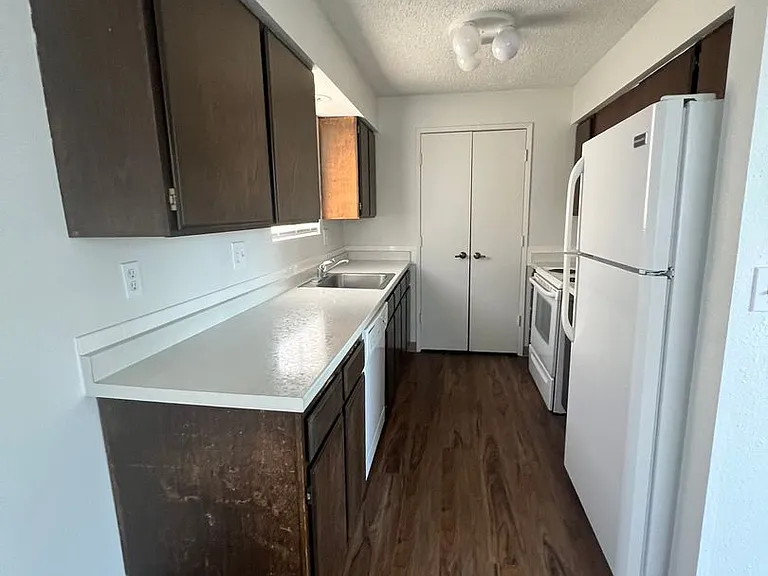 2001 N Eldorado Ave #2 — Photo 6