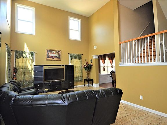 3rd image of 1142 Preserve Park Dr