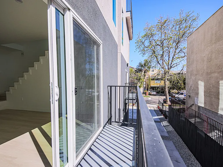 5263 Cartwright Ave — Photo 17