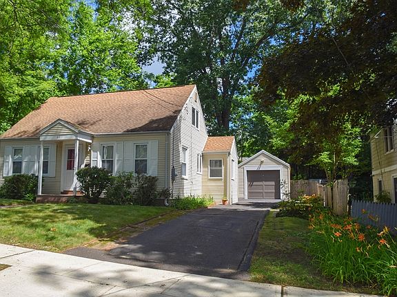 2nd image of 62 Balfour Dr