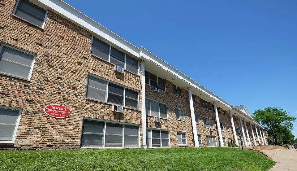 Bryant Manor