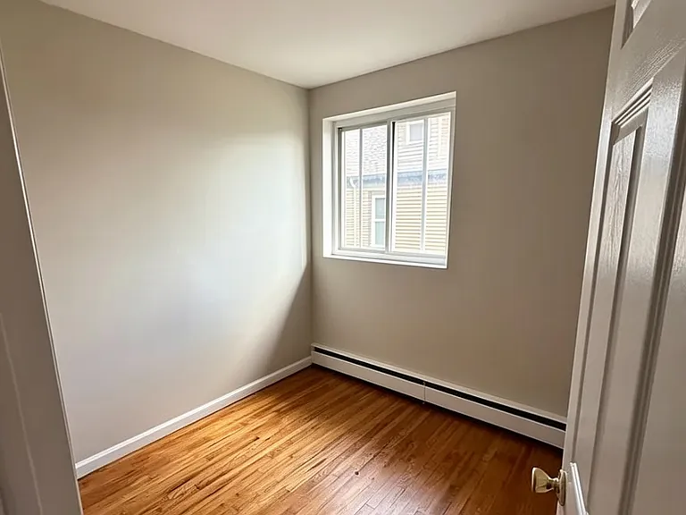 342 Roseville Ave #C05 — Photo 3