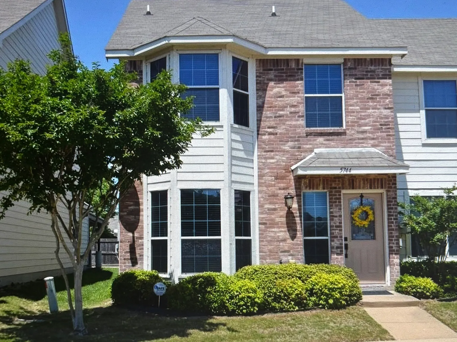 3 bed, 2.5 bath, 1321 sqft, $1,850 — Photo 1