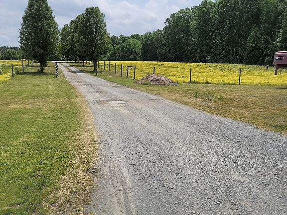 2nd image of 2035 Soapstone Mountain Rd