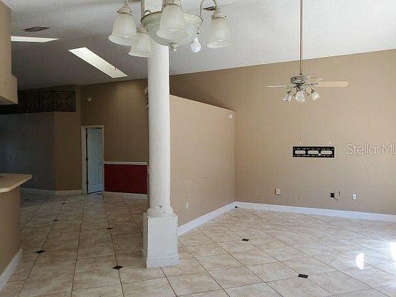 4th image of 3174 Santa Cruz Dr
