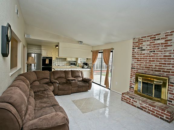 4th image of 2726 Summerfield Dr