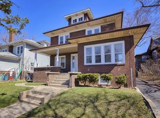 808 Grand Ave, Waukegan, IL 60085