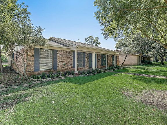 3rd image of 522 Lawnmeadow Dr