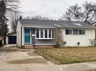 22535 Socia St, Saint Clair Shores, MI 48082