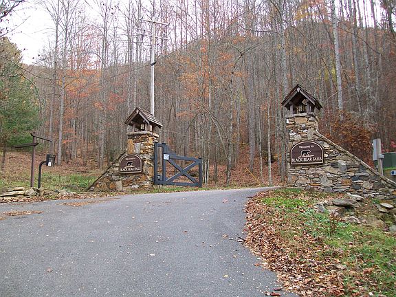 2nd image of 42 Black Bear Ln