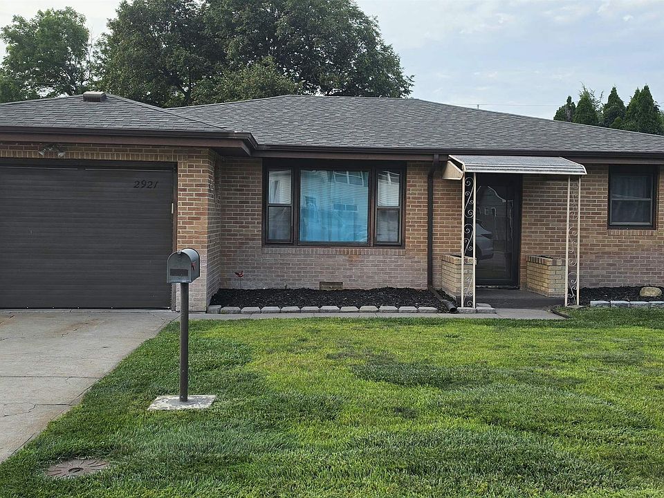 1st image of 2921 Birchwood Rd