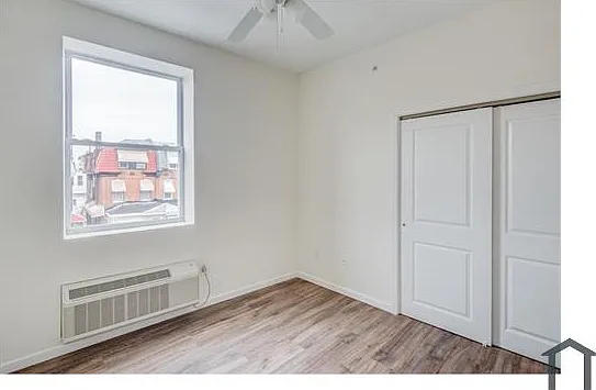 1 bed, 317 sqft, $1,225 — Photo 3
