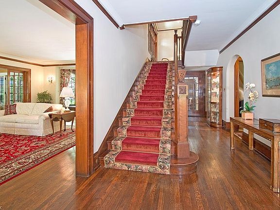 2nd image of 2740 Fairmount Blvd