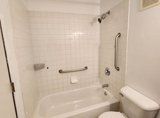 300 W Fullerton Ave APT 125, Addison, IL 60101