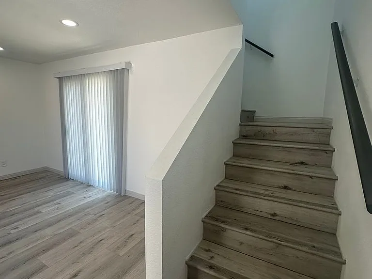 202-204 Calla Ave — Photo 26
