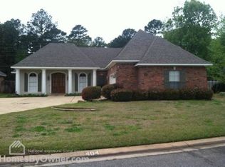 404 Grand Oaks Dr, Shreveport, LA 71106