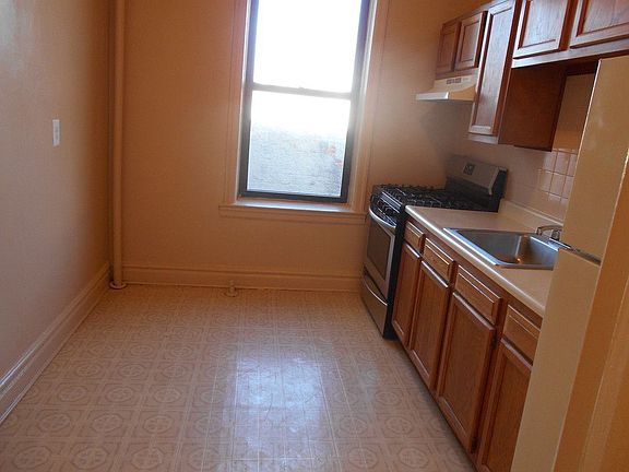 3rd image of 4757 44th St