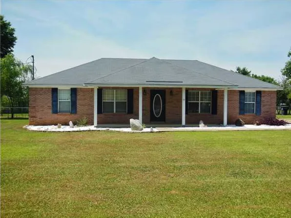 45 Lake Region Cir, Wetumpka, AL 36092