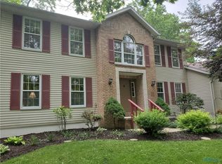 26854 Woodland Ct, Millbury, OH 43447
