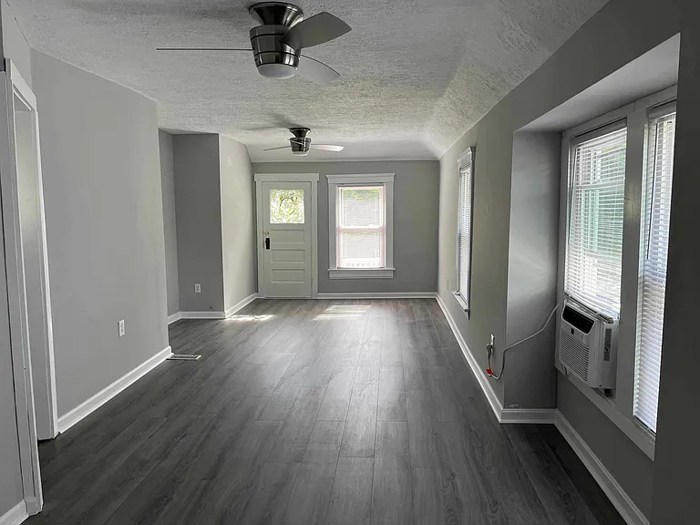 1560 Westwood Ave #2 — Photo 5